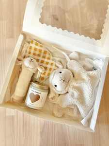 Lamb comforter Baby Gift Box (mum & bub)