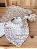 Cream daisy Bib & Burp Cloth Set